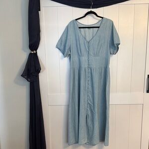 Roomy& comfy Light Blue Button-Down Midi Dress